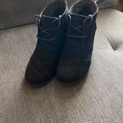 Women’s Size 8 Boot