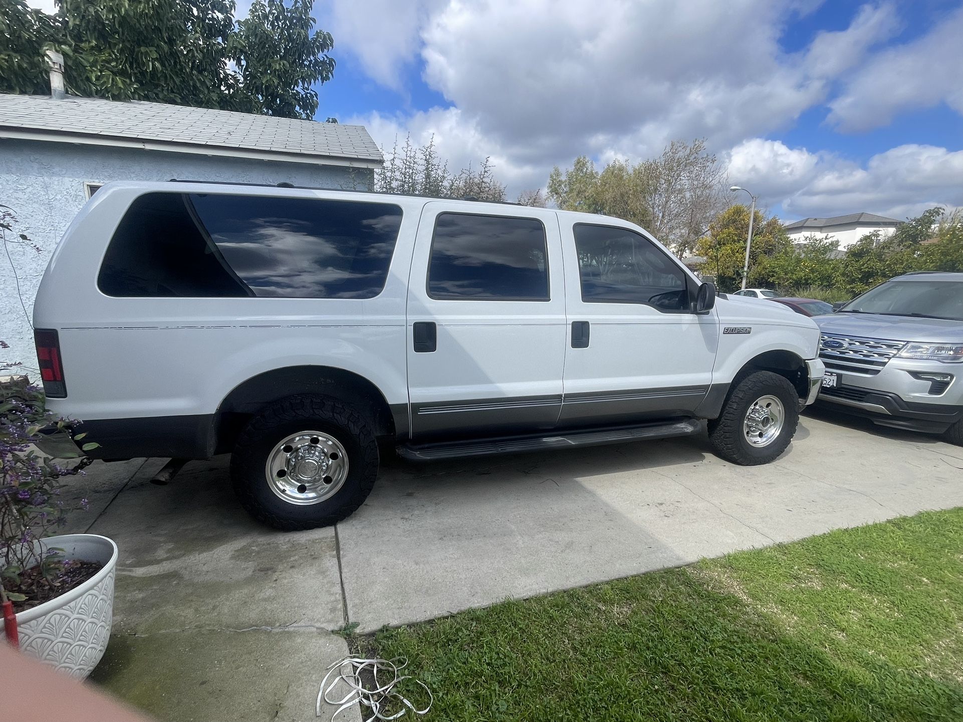 2005 Ford Excursion for Sale in Phillips Ranch, CA - OfferUp