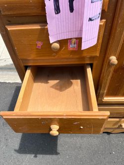 Free kids Dresser