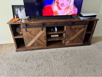 Entertainment center
