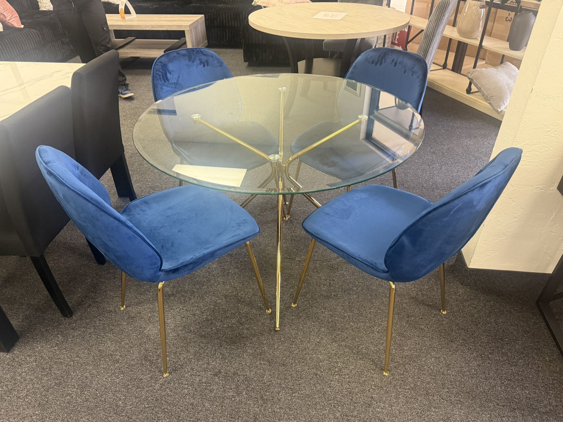 Dining Table With 4 Chairs 