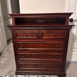 Bowery Hill Dresser