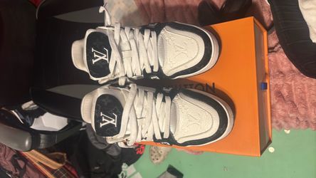 Louis Vuitton trainers, black and white size 43/10 1/2 Louis Vuitton trainers, black and white size 43/10 1/2