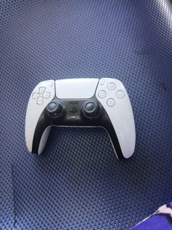 White PS5 Controller
