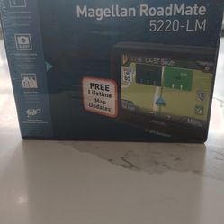 New Magellan Road Mate 5220-LM