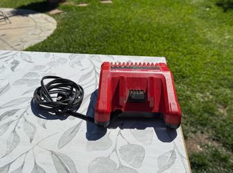 Milwaukee M18 Battery Charger (Model 48-59-1801/1808 Series)
