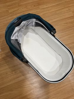 Uppa Baby vista Bassinet