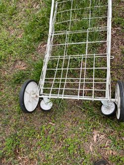 Grocery cart for tire