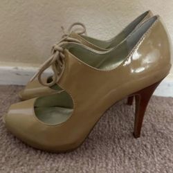 Women’s Guess Peep toe Heels Size 6.5