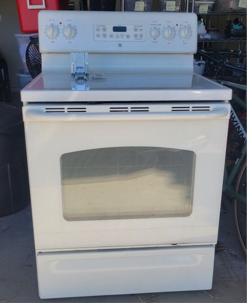 White GE Electric Oven And Range