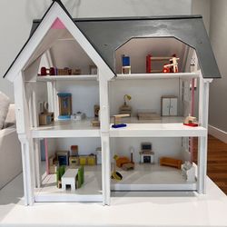 Wood Doll House w/Furniture and Dolls! 