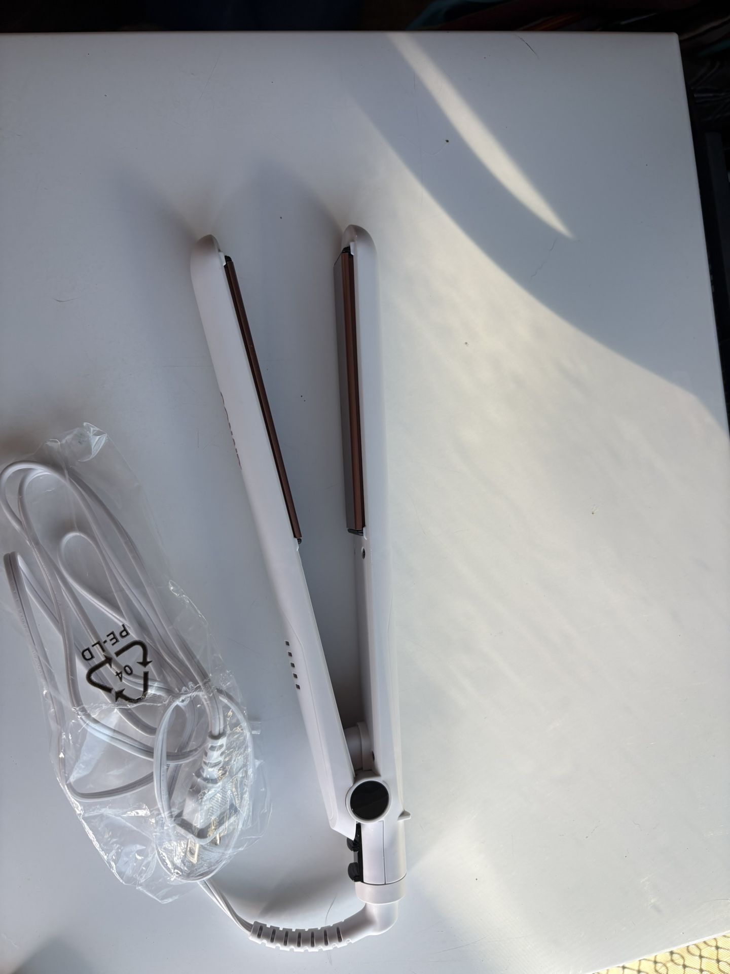 Conair Double Ceramic Flat Iron - White - 1" - Brand New - OBO