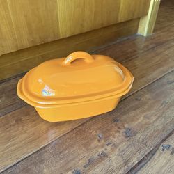 Pampered Chef 1.5 Quart Mini Covered Baker Orange Glaze Excellent Condition