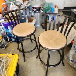 2 Bar Stools
