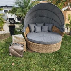 New Assembled Patio Set/ Outdoor Furniture/ Daybed