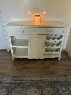 Entrance table antique!! Serious Intakes Only