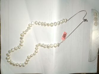 Custom jewelry pearl necklace