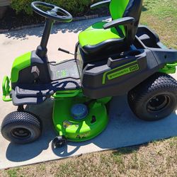 Greenworks Pro Ride On Lawnmower 