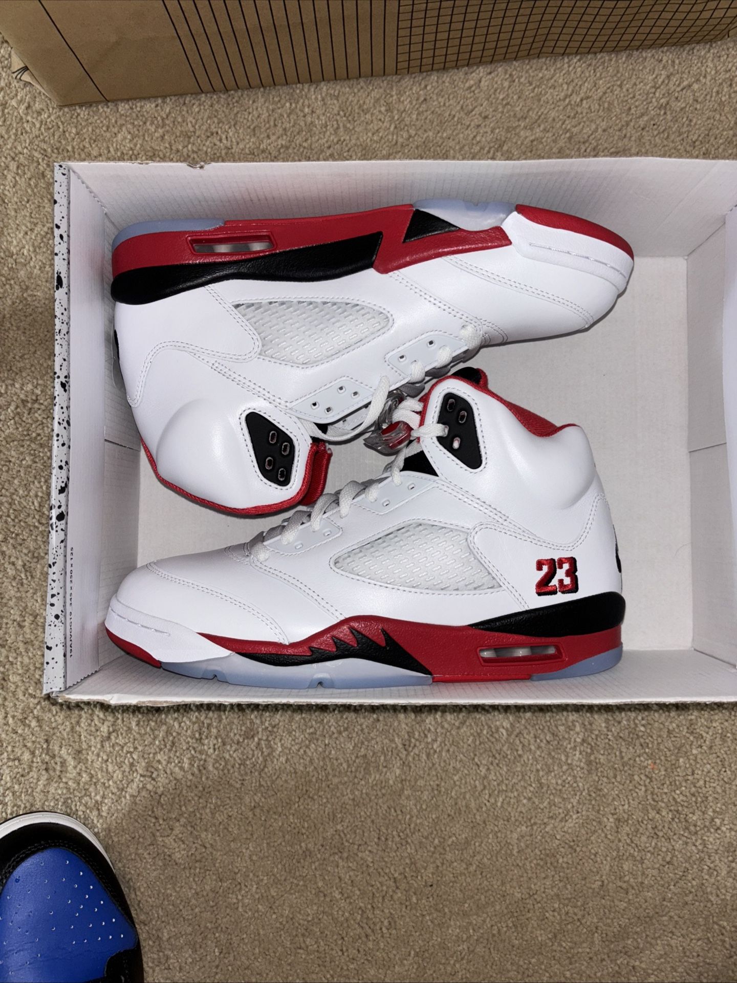Jordan 5 Retro Fire Red 2025 Size 8.5 