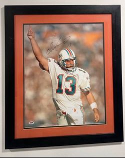 Miami Dolphins Dan Marino Frame-Authentic Autograph