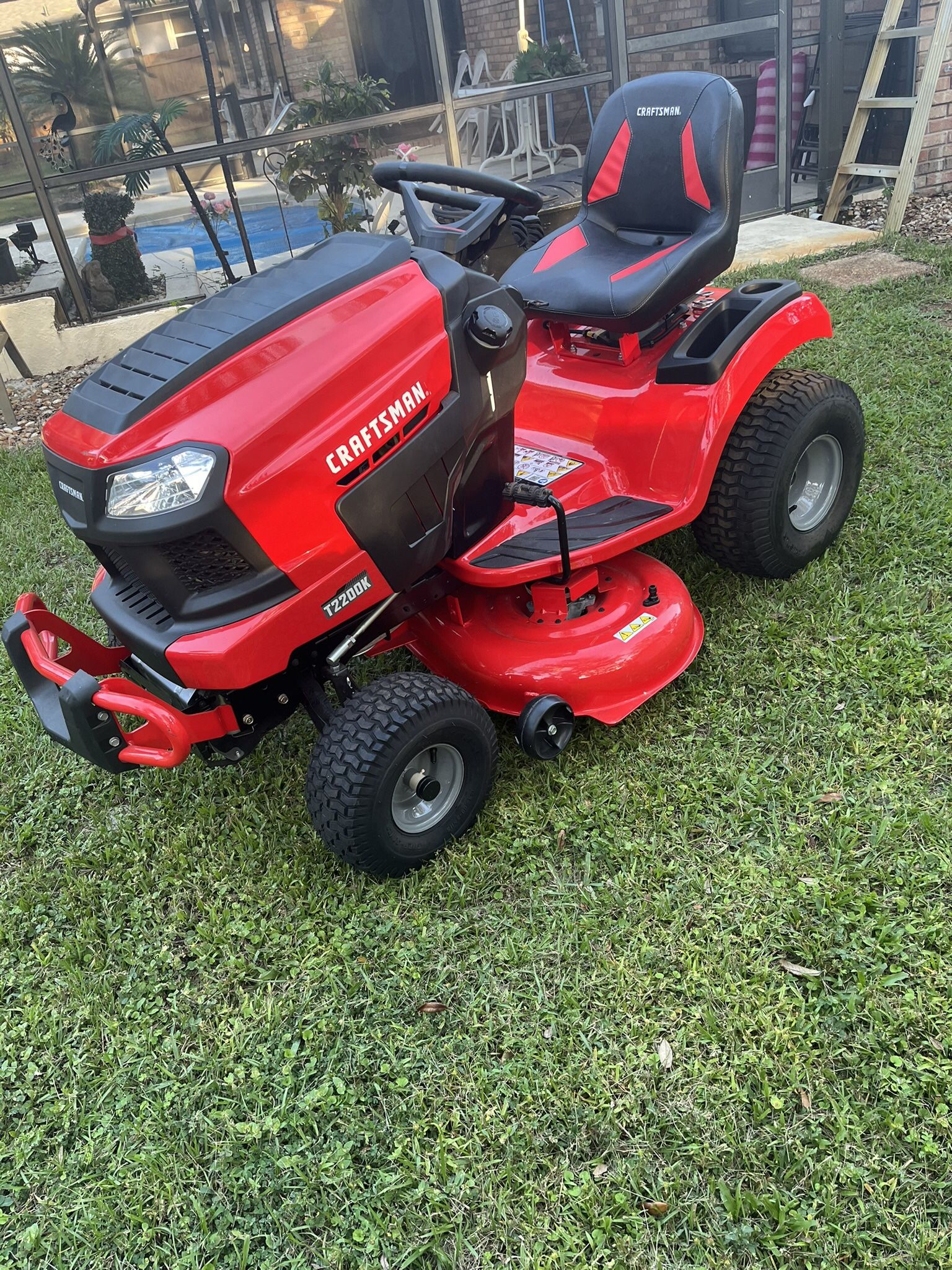 Craftsman T2200K Riding Lawn Mower (BRAND NEW)