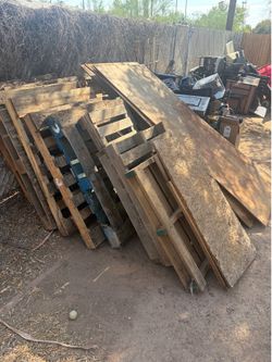 Free Pallets and Plywood