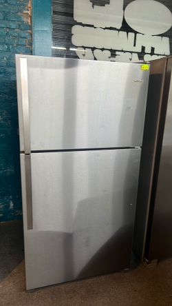 33” in wide frige use like new perfect working and warranty