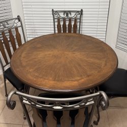 Kitchen/Breakfast Nook Table