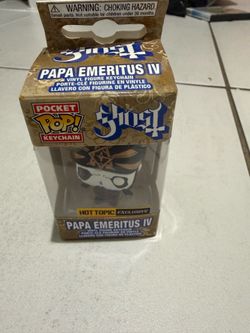 Papa emeritus IV hot topic exclusive funko keychain