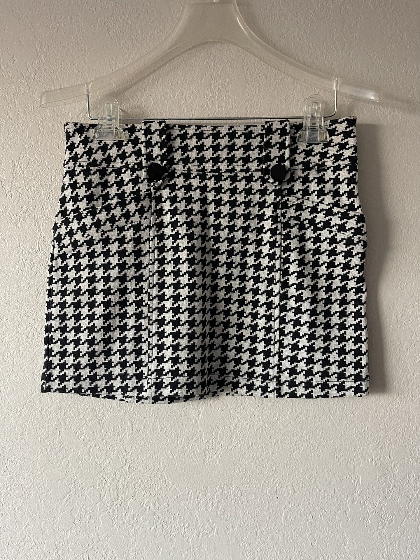 Forever 21, Women’s Black & White Houndstooth Print Fake Pockets Skirt, Size L