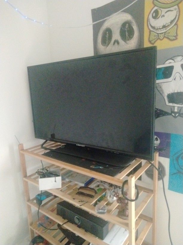 Element Flat screen Tv