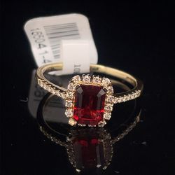 10KT Yellow Gold Garnet Diamond Ring .18CTW 1.90g Size 7 1/4 165041/4