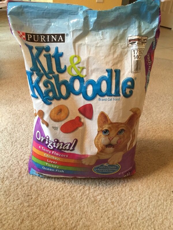 Purina Kit & Kaboodle original dry Cat food 4 tasty flavors 13 lbs