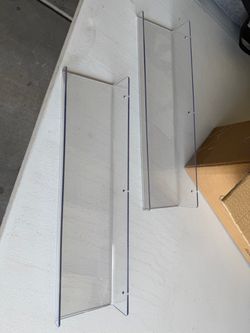 Floating shelves set