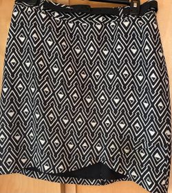 Black & white geometric print (size 6, White House Black Market)