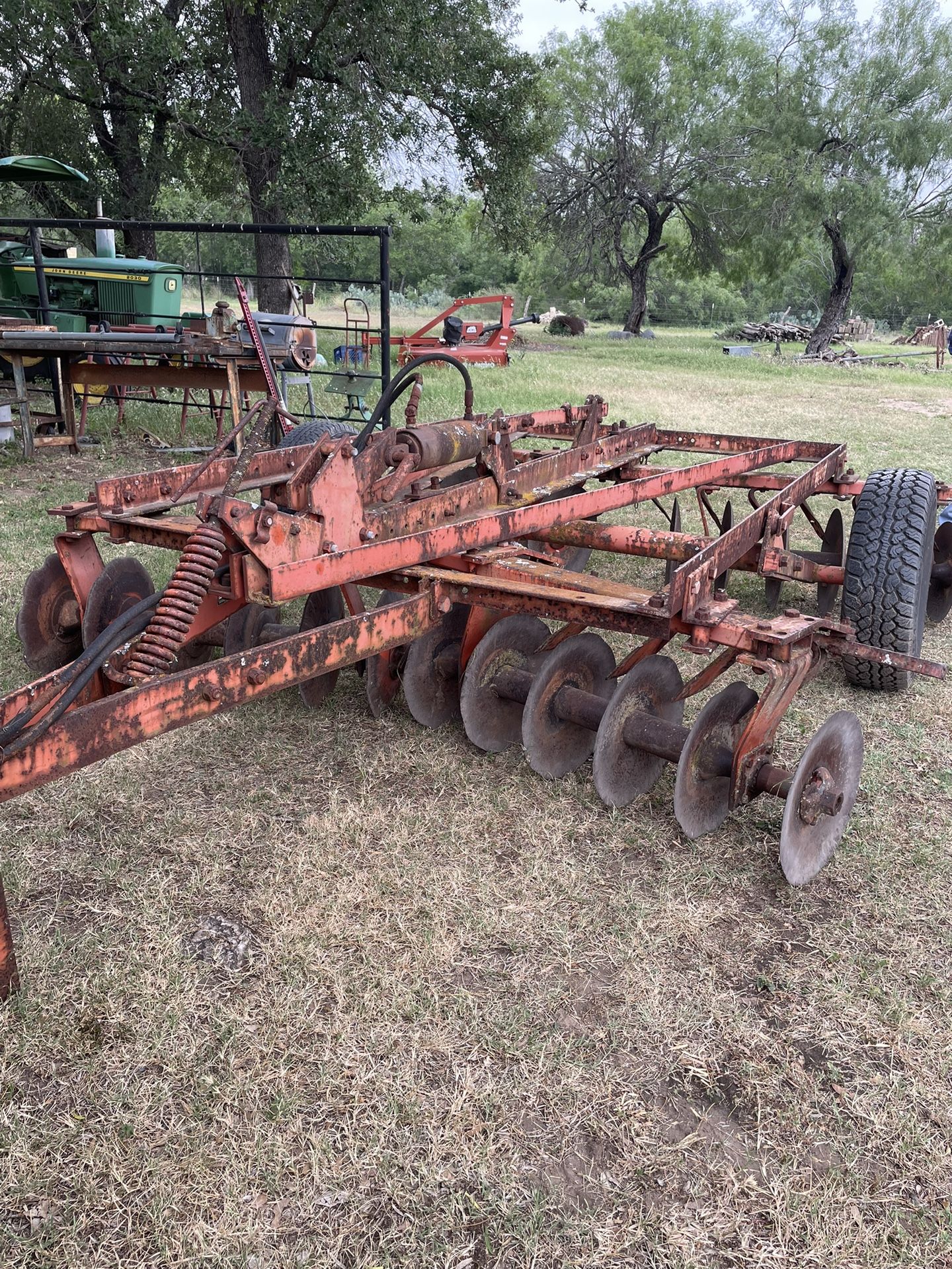Allis Chalmers 9’ Hydraulic Disk