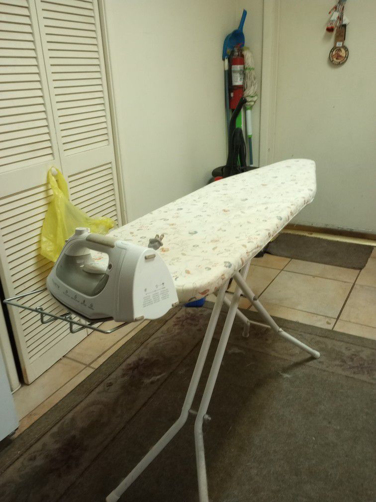 Ironing Board And Iron With Retractable Cord
