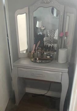 Silver Vanity W Lights 