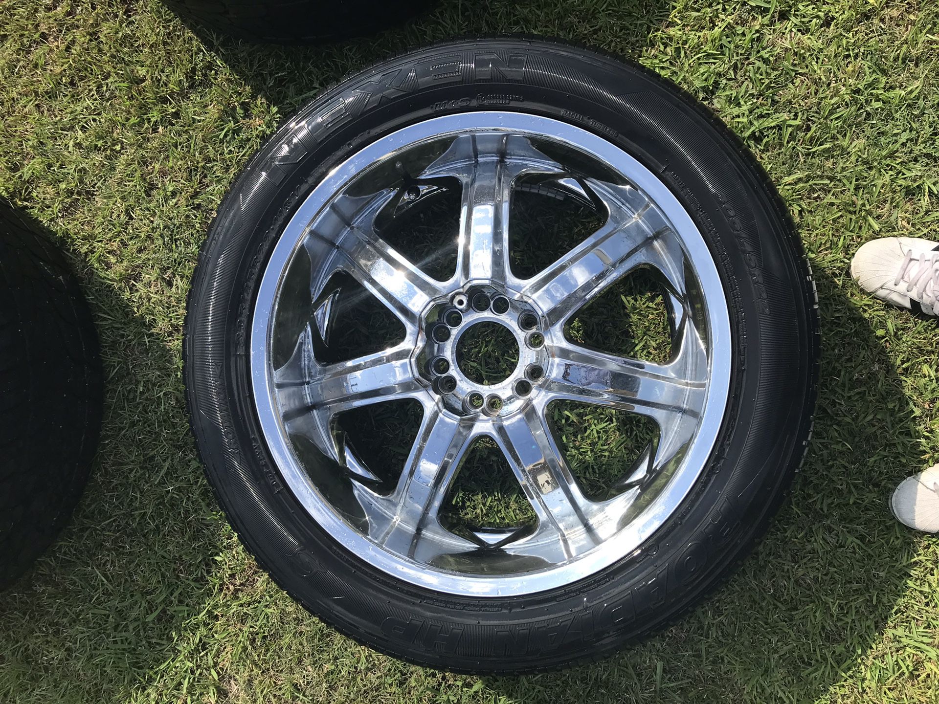 22”Chrome rims with tires