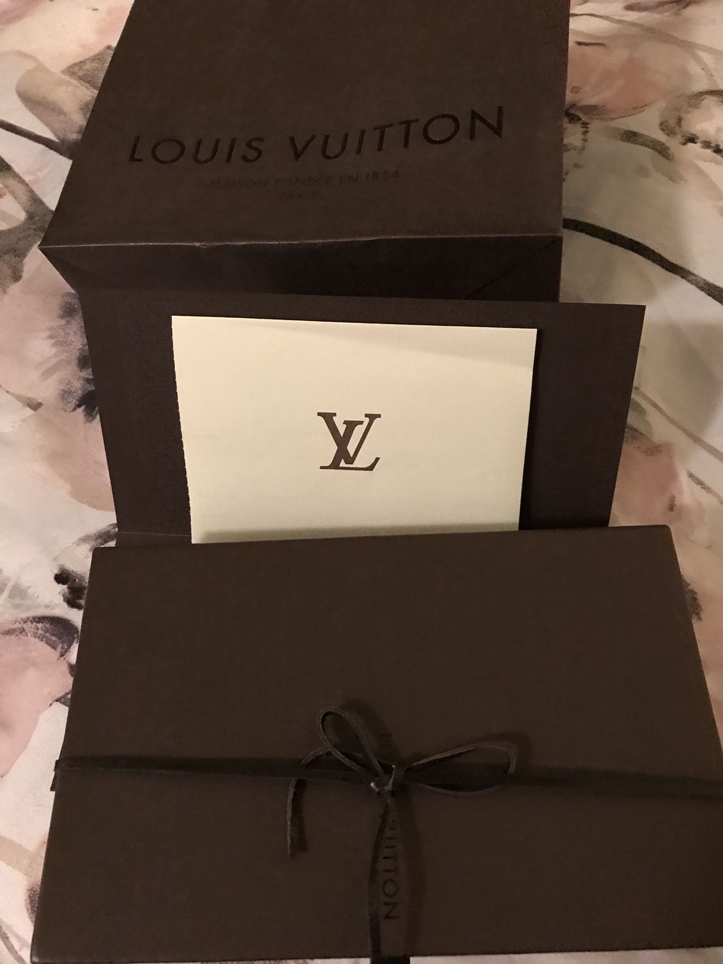Authentic Louis Vuitton Josephine wallet for Sale in Hayward, CA
