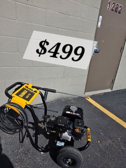 DEWALT 3600 PSI 2.5 GPM Gas Pressure Washer w/ Honda GX200 Engine – Heavy Duty – $499