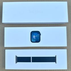 New Apple Watch Series 9 GPS 45mm Midnight Aluminum Case & Sport Loop Band