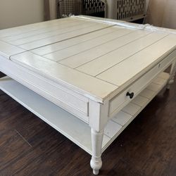 COFFEE TABLE 