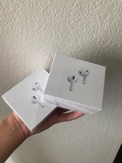 AirPods (1 for 45)