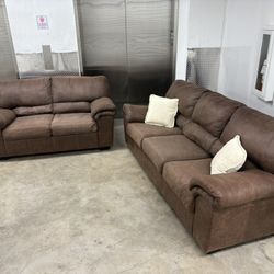 Brown Leather Sofa And Loveseat !!! Great Condition 