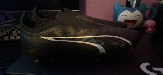 PUMA ULTRA ULTIMATE FG/AG FOOTBALL CLEATS SIZE 11