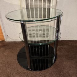 Bonita Mesa  Pequeña  (End Table )