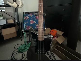 Squier Jaguar Bass – Upgraded Aguilar Pickup