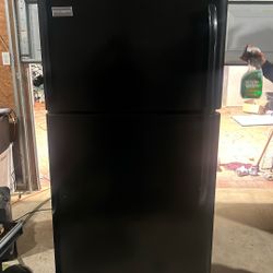 Frigidaire Refregerator 
