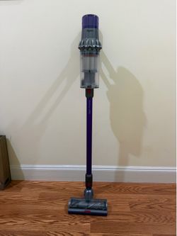 Dyson V11 Animal Cordless Vacuum Cleaner with charger